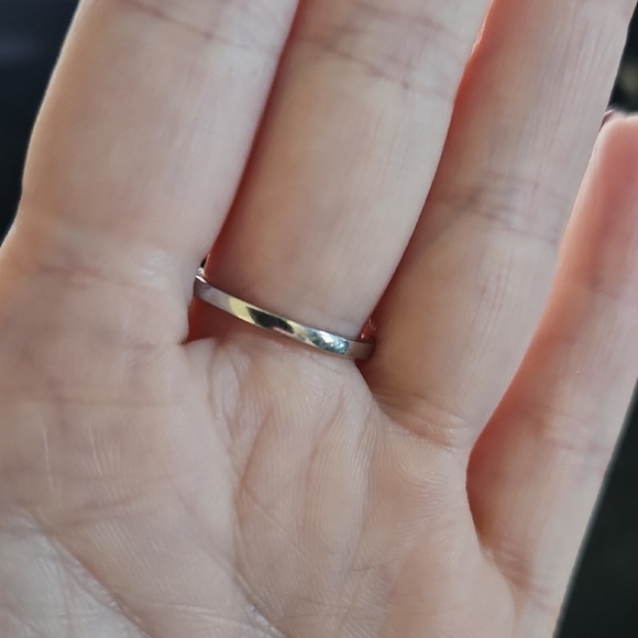 Elegant Simple Black Diamond Ring - Picture 3 of 5